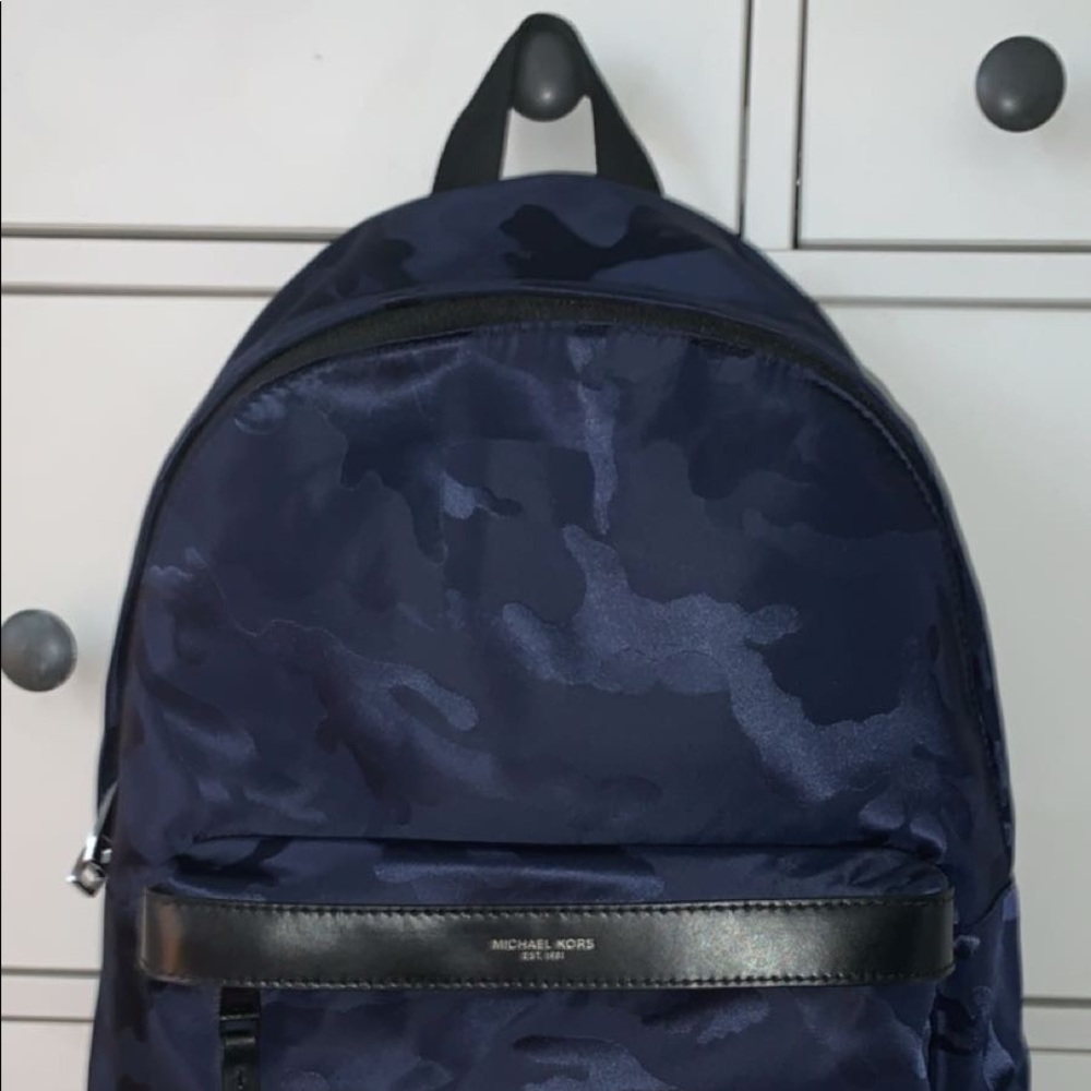 Michael Kors backpack - Picture 2 of 5
